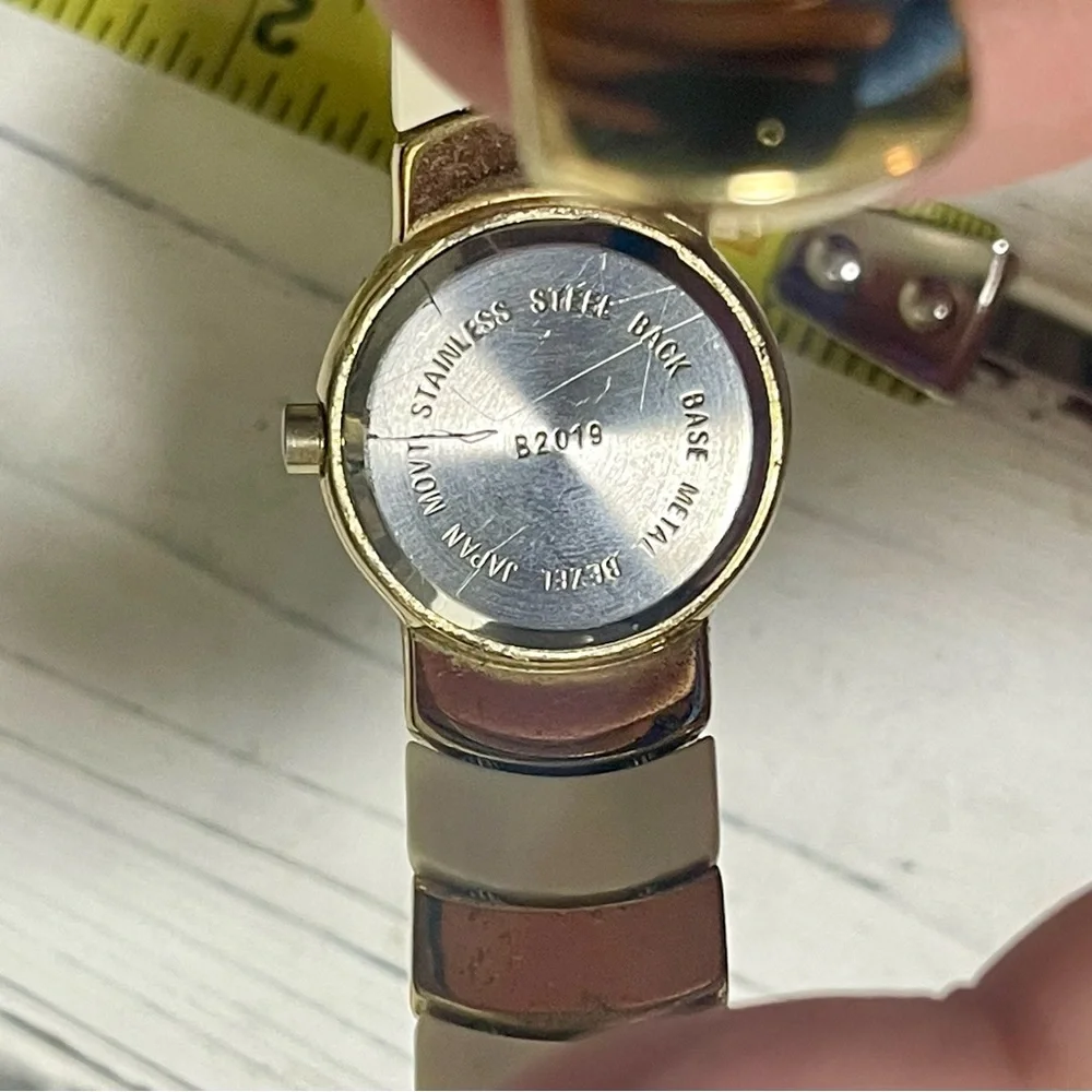 NEW BATTERY Vintage 90's Women’s Bangle Watch Boca Classics Gold White Ivory‎